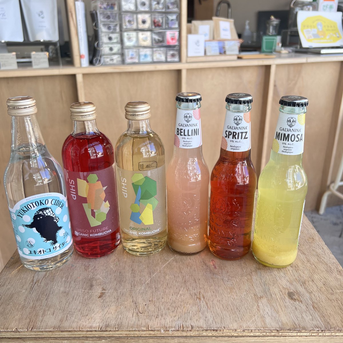\ OPEN!! /
みんなのコンビニオープンしました！
新しいドリンクが入荷しています！
本日も11:30-18:00でお待ちしております😄

#国立市　＃みんなのコンビニ