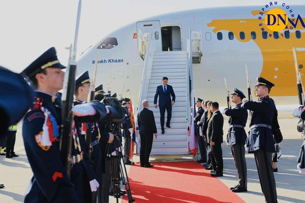 Ерөнхийлөгч У.Хүрэлсүхийн Бүгд Найрамдах Чех Улсад хийх төрийн айлчлал эхэллээ DNN.mn

dnn.mn/news/639119