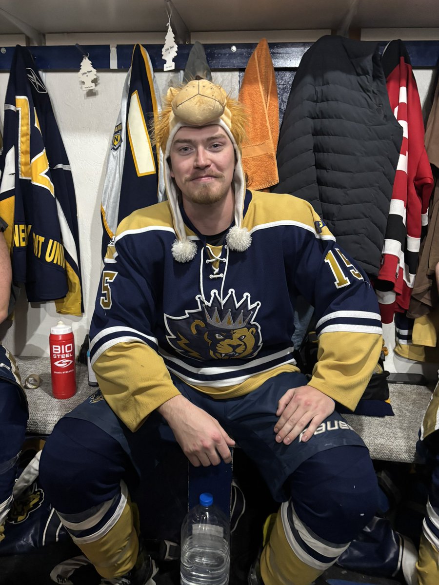 Monarchs go up 2-1 with a 4-0W over Meota. Shots 53-21. POG goes to the 🐍 <a href="/jake4anderson/">Jake Anderson</a> with the insurance goal. 
#skprairie