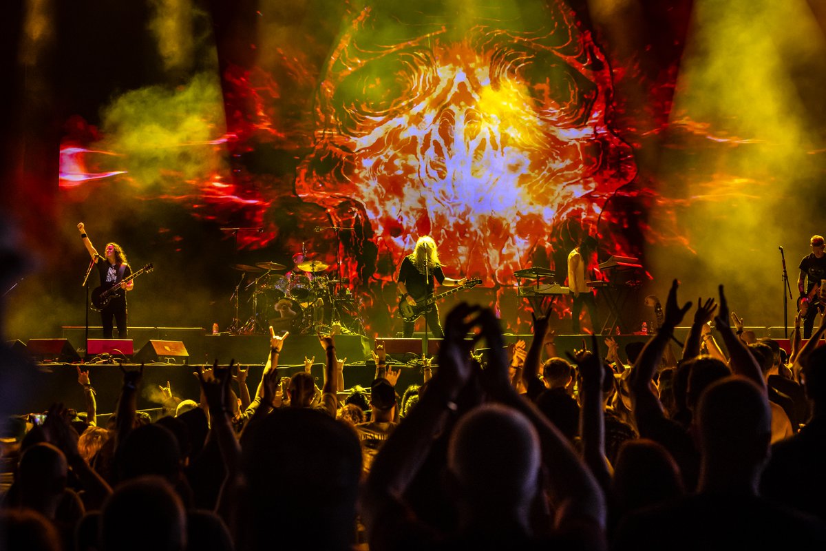 toolinthesand's tweet image. Day 3: What a ride! @EODMofficial and Mastodon finished off this weekend right! 🌴🎸