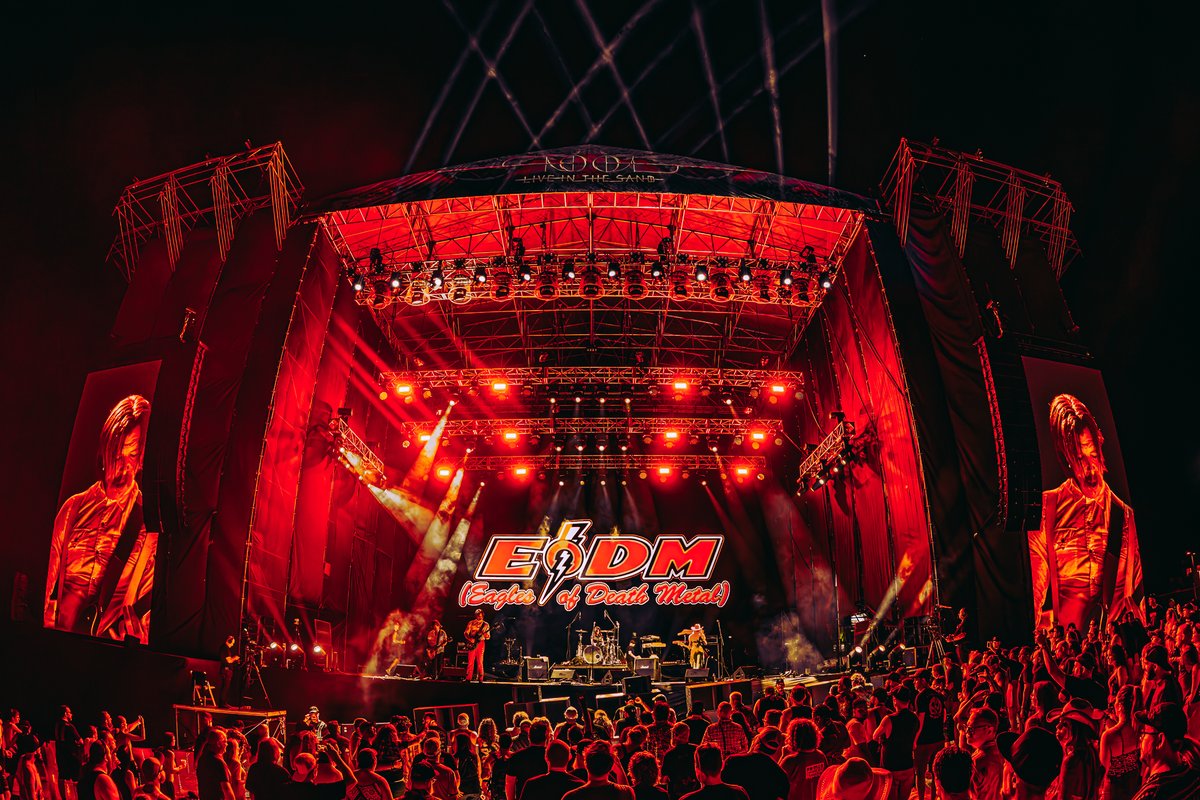 toolinthesand's tweet image. Day 3: What a ride! @EODMofficial and Mastodon finished off this weekend right! 🌴🎸