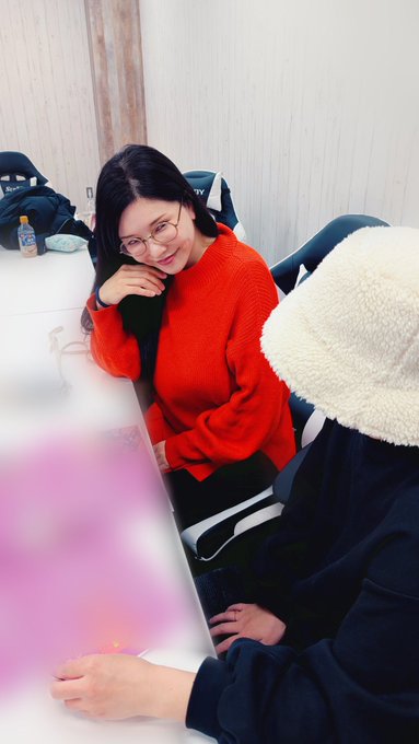 大好きなメイクの鍵山さんと
BLACK DIAMONDの為に
特別なヘアメイクを相談中。
本格的に細部にこだわってます。 https://t.co/r2eDfEhmL9