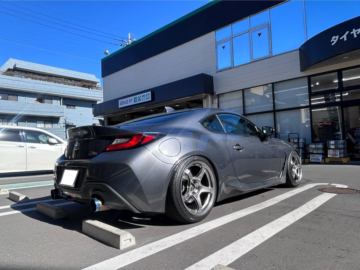 TOYOTA GR86 SSR GT X03 18×9.5J NITTO NT555G2 235/40R18 かっこよく