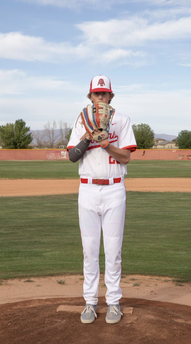 c_mault17's tweet photo. So grateful to be apart of a truly amazing team! Senior season going to be a blast with this group of men!
@ala_w_baseball 
@ALAIW_Athletics 
@CoachBlueford 
@CoachQuinnD 
#war 
#warpaint https://t.co/ppjnSDond4