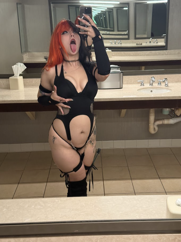 Goth Fairy Fiona (top .9% on OF) tweet media