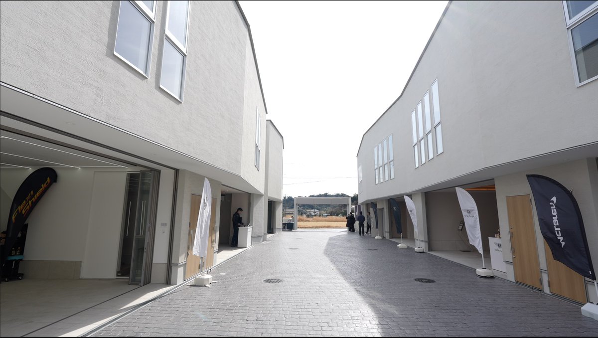 GarageWith's tweet image. ザ・マガリガワクラブの会員のために作られたというスーパーカー格納専用高級ガレージハウスの完成記念イベントに YouTube 初潜入、秘密のベールに包まれた極上の空間を収録しました。

youtu.be/nPGfETtFd8I