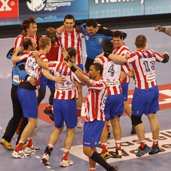 Petición al <a href="/Atleti/">Atlético de Madrid</a>: QUE VUELVA LA SECCIÓN DE BALONMANO <a href="/AtletiBalonmano/">Atleti Balonmano</a> 

#BalonmanoAtleti
#AtletiBalonmanoVueltaYA 
#Atleti