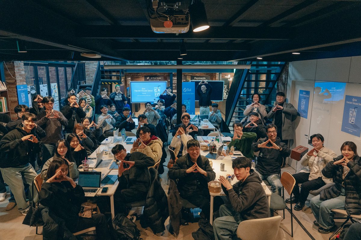 dsrvlabs's tweet photo. The Sui Hacker House Seoul wrapped up with incredible energy! ⚡️🎉

Massive thanks to the @SuiNetwork for their amazing support! 💧🥳
And a huge shoutout to @sui_dev_korea, @WelldoneStudio_ , @BlockchainatYU, @ysblockblock and @Orakle_KAIST for joining us and making the event even more impactful! ✨

Even over the weekend, the passion from builders was unstoppable. 🔥

Let’s take a look back at the highlights from this amazing event. 👇🧵
