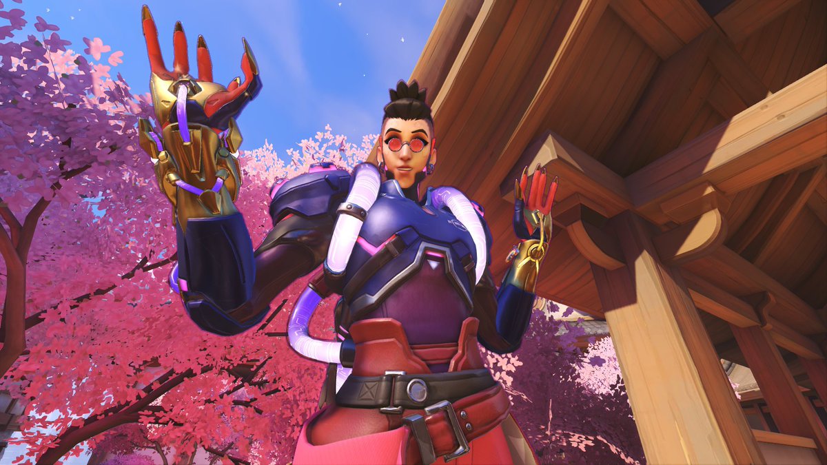 bioticgasp's tweet image. I knew Cyber Scientist Moira was having a stressful day so I took a train to the farmers’ market and bought her a basket of plump ripe fruits + a bouquet of roses which I plucked the petals from and placed upon our freshly washed bed sheets as a surprise #MyPrince #SpringIsComing