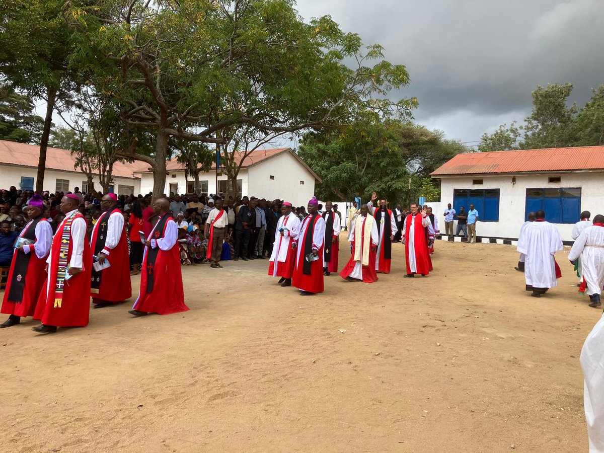 Yesterday I participated in the consecration of the new bishop of Kiteto, Tanzania. So good to be back in Africa!