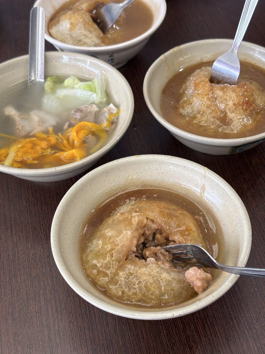 肉圓炸的脆脆的真的很好吃