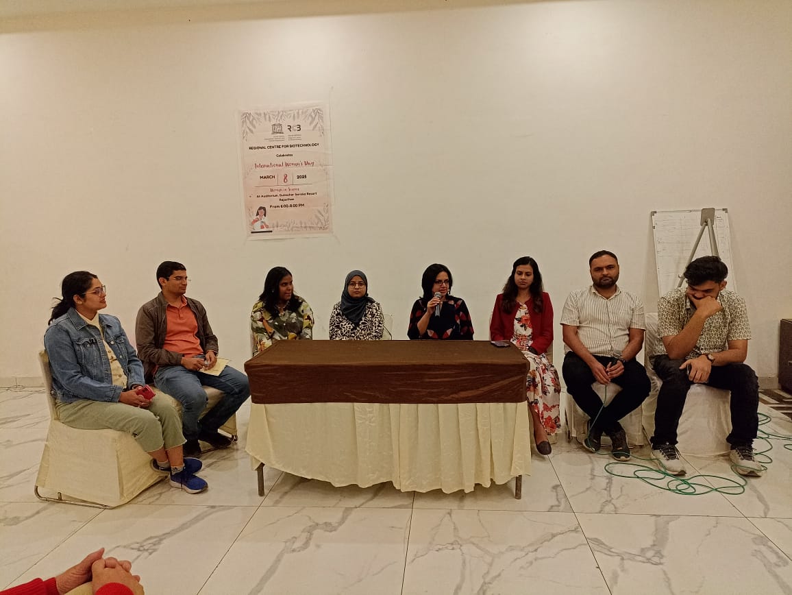 DivyaCh07971856's tweet image. Participated in and moderated a panel discussion on &quot;Women in Science&quot; at RCB&apos;s Annual Scientific Retreat on International Women&apos;s Day. We discussed gender stereotypes and biases, and how we can empower women to achieve their full potential. @unescorcb