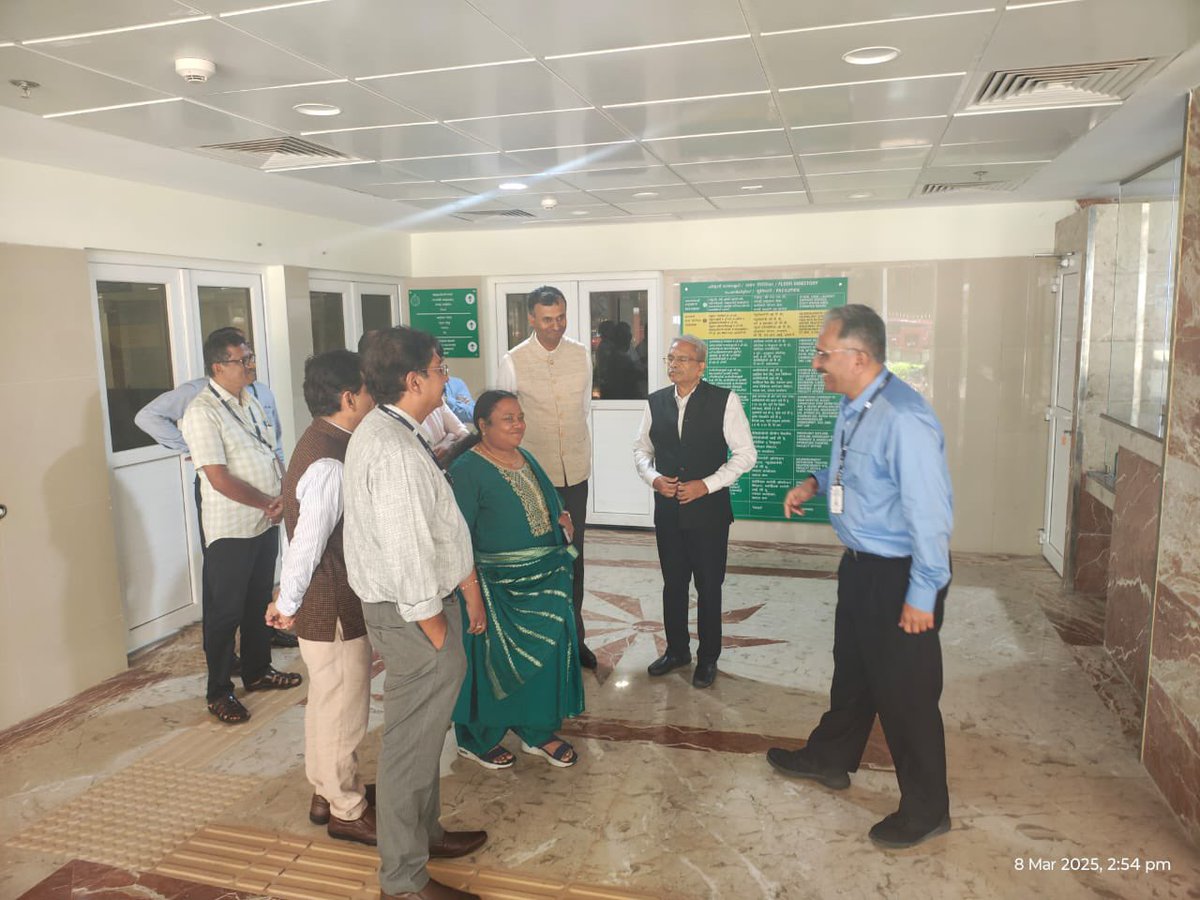 Dhana_Arumugam1's tweet image. A visit to Sree Chitra Tirunal Institute for Medical Sciences &amp;amp; Technology, Thiruvananthapuram, on 8th March 2025 for inspection of the PMSSY building. Assessing developments in healthcare infrastructure. #HealthcareDevelopment