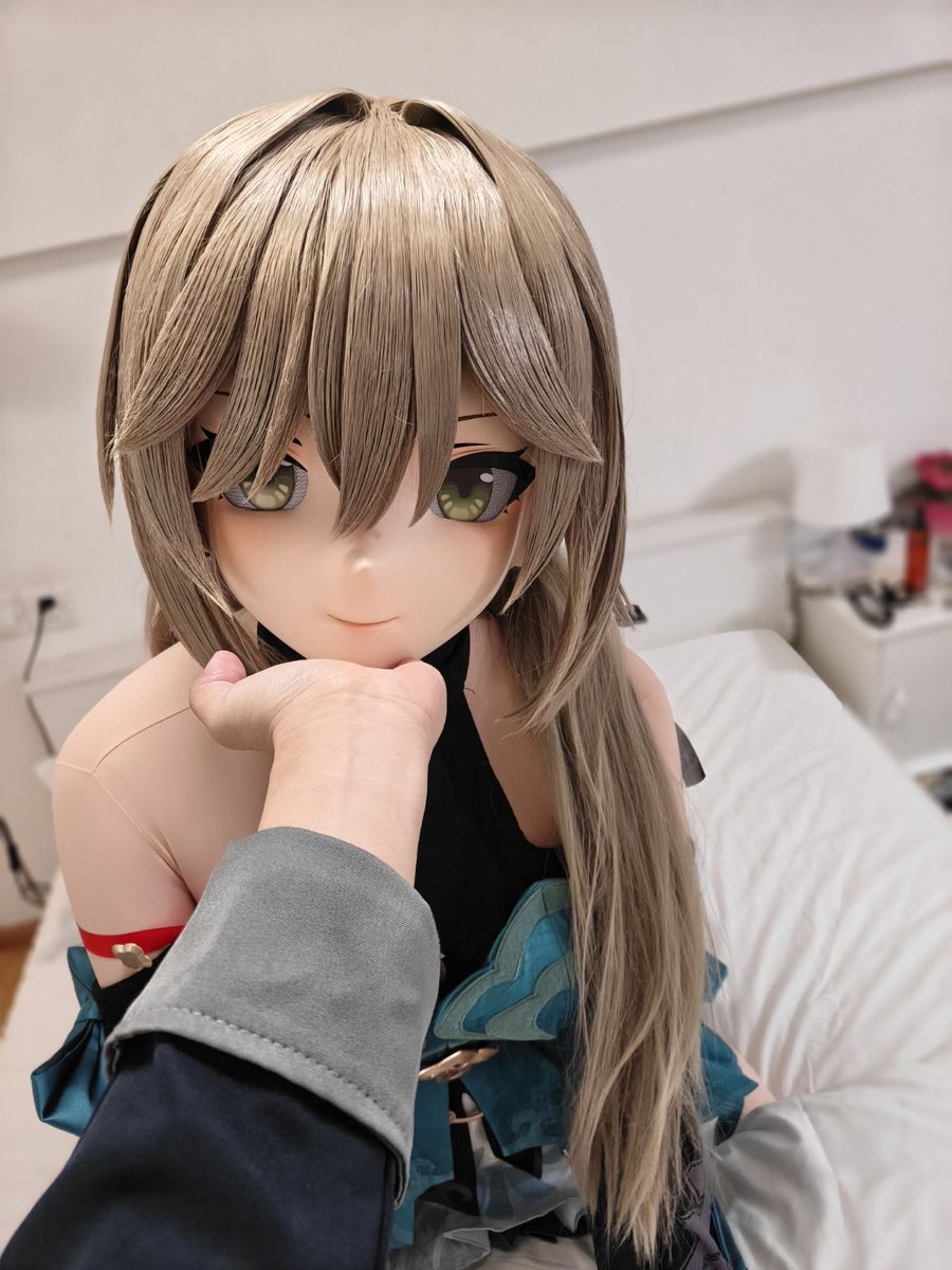 如果是开拓者的话，给你摸摸也不是不行(˃ ⌑ ˂ഃ )
#kigurumi