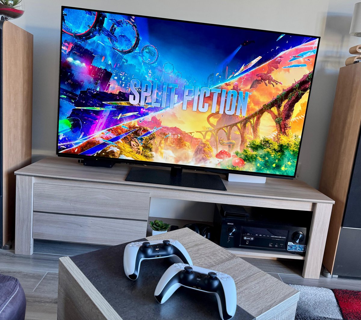 Pourquoi Split Fiction est une leçon de jeu vidéo ✅
Split Fiction, c'est : 

- 12 semaines entre son annonce et sa sortie
- Un Pass Ami gratuit
- Des mécaniques de jeu INCROYABLES (et intelligentes)
- Des références (ciné, JV...) à gogo
- La possibilité de jouer avec sa