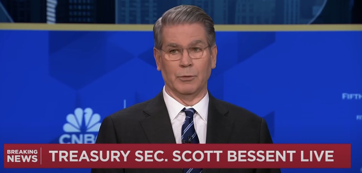 มุมมองเศรษฐกิจอเมริกา จาก Scott Bessent รัฐมนตรีคลังของอเมริกา

สรุป
🔷 Tariffs: คุ้มจริงหรือแค่ระเบิดเงินเฟ้อ?
🔷 Public spending detox—ถึงเวลารัดเข็มขัด?
🔷 สงครามยูเครน
🔷 ดอลล่าห์ควรอ่อนค่าหรือแข็ง?
🔷 Trump จะช่วยดันตลาดหุ้นมั้ย
🔷 Bitcoin reserve
🔷 DOGE
🔷 จีน
1/14