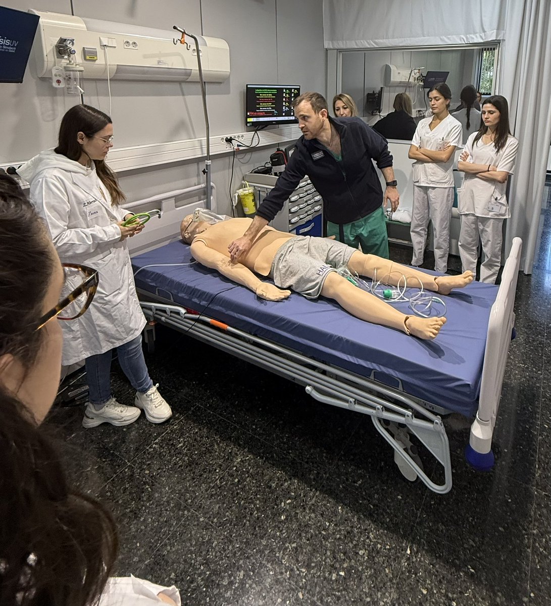 GAguilarSICU's tweet image. #MedicalSimulation #Anesthesiology #CriticalCare ‘Advanced Trauma Life Support’ Teaching, learning &amp;amp; having a great time at our #CESIS @UV_EG with our students @medicina_uv @anestesiavalen @GVAclinic @incliva_iis #SomClinic @SESAMSimulation @Sessep_Esp @SCISEDAR @ESICM