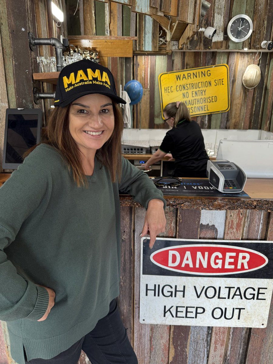 This is rich coming from a woman who voted to shut down Australian vaping businesses?!?!? From a woman who ignored the potential for Australian vaping manufacturing as well 😡
🖕🏻Lambie