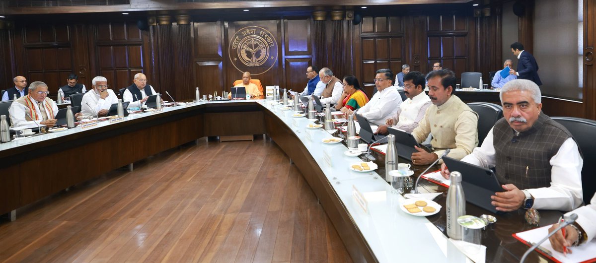 Sunil Kumar Sharma (@sunilsharmamla) on Twitter photo आज लखनऊ स्थित लोक भवन में माननीय मुख्यमंत्री श्री <a href="/myogiadityanath/">Yogi Adityanath</a> जी की अध्यक्षता में कैबिनेट बैठक में सम्मिलित हुआ। इस बैठक में प्रदेश की प्रगति एवं जनकल्याण को ध्यान में रखते हुए कई महत्वपूर्ण निर्णय लिए गए, जो उत्तर प्रदेश के उज्ज्वल भविष्य को साकार करने में सहायक होंगे। आज लखनऊ स्थित लोक भवन में माननीय मुख्यमंत्री श्री <a href="/myogiadityanath/">Yogi Adityanath</a> जी की अध्यक्षता में कैबिनेट बैठक में सम्मिलित हुआ। इस बैठक में प्रदेश की प्रगति एवं जनकल्याण को ध्यान में रखते हुए कई महत्वपूर्ण निर्णय लिए गए, जो उत्तर प्रदेश के उज्ज्वल भविष्य को साकार करने में सहायक होंगे।