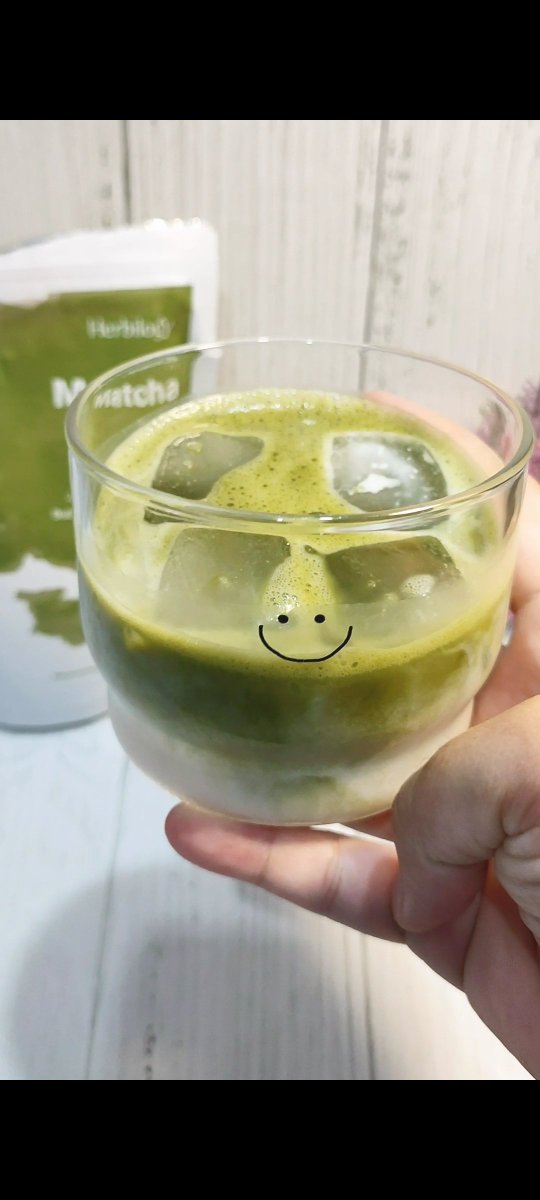 LKnisa's tweet photo. Coba deh bikin matcha latte 🍵 buat buka puasa atau habis tarawih nanti 🧊
Seger dan enak. Pemanisnya pakai stevia biar less guilty 😁
Aku pakai matcha powder ini 🍵https://t.co/SF9gZpSKen
Gelasnya bisa beli di sini 🥃 https://t.co/8yZCsHAQhj
#matcha #matchalatte #matchapowder https://t.co/XgPYLAQyyB
