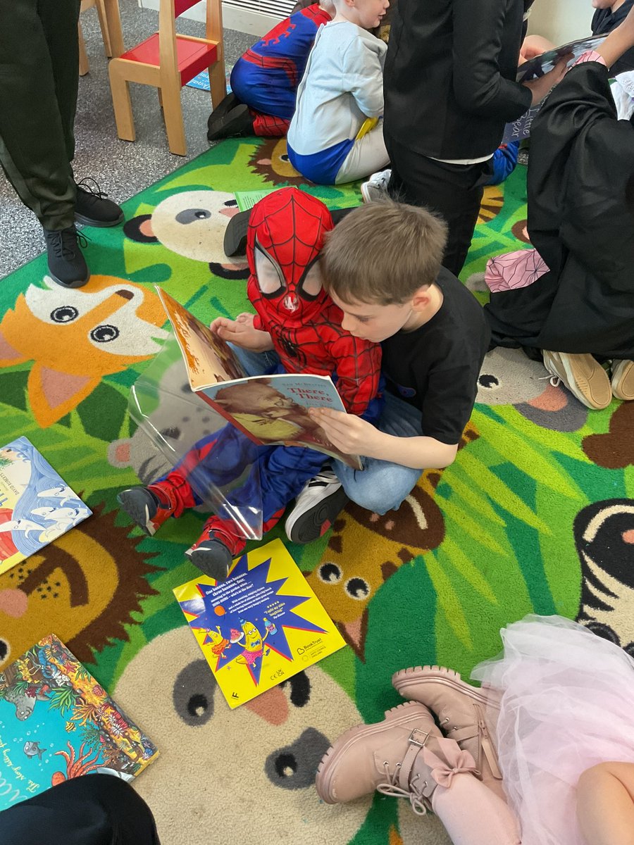 Miss Roberts tweet media