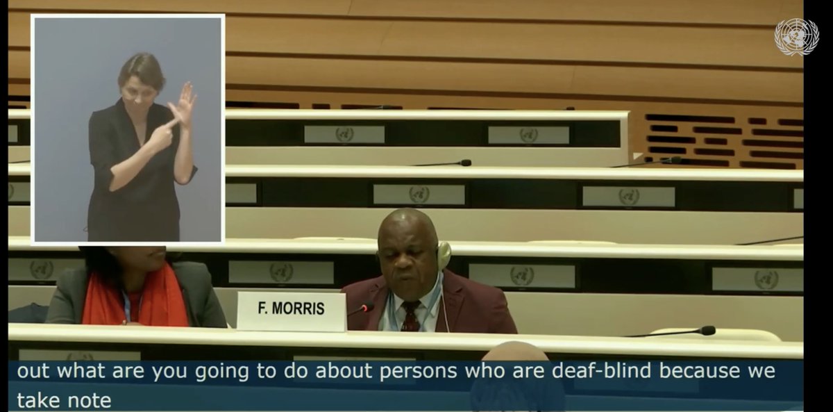 El Comité de la CDPD le preguntó a República Dominicana🇩🇴 sobre medidas distintas a apoyar la inclusión de las personas sordociegas, ya que la ley sobre lengua de señas refiere sólo a personas sordas y ninguna legislación reconoce a las personas sordociegas ni provee a sus