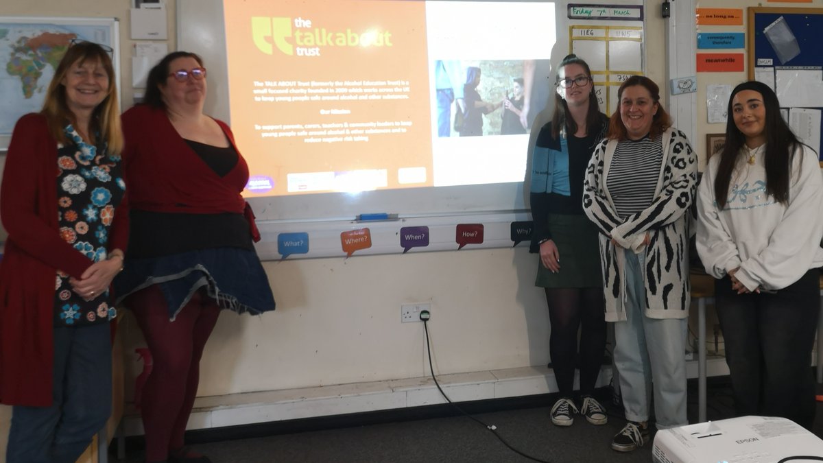 At the weekend we ran 2 workshops <a href="/DorsetYouth/">Dorset Youth Association</a>  Training day. Karen's 1st ever County Lines session  + another on our resources to help young people avoid negative risk taking around alcohol, cannabis &amp; vaping. Lots of discussion &amp; participation!#Training