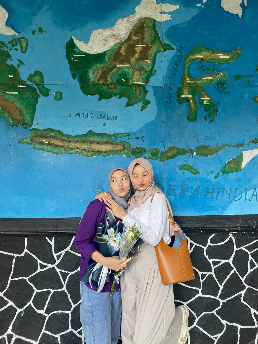 libraainn's tweet photo. happy last ceremonyyy <3 https://t.co/vSvLpFNUs4
