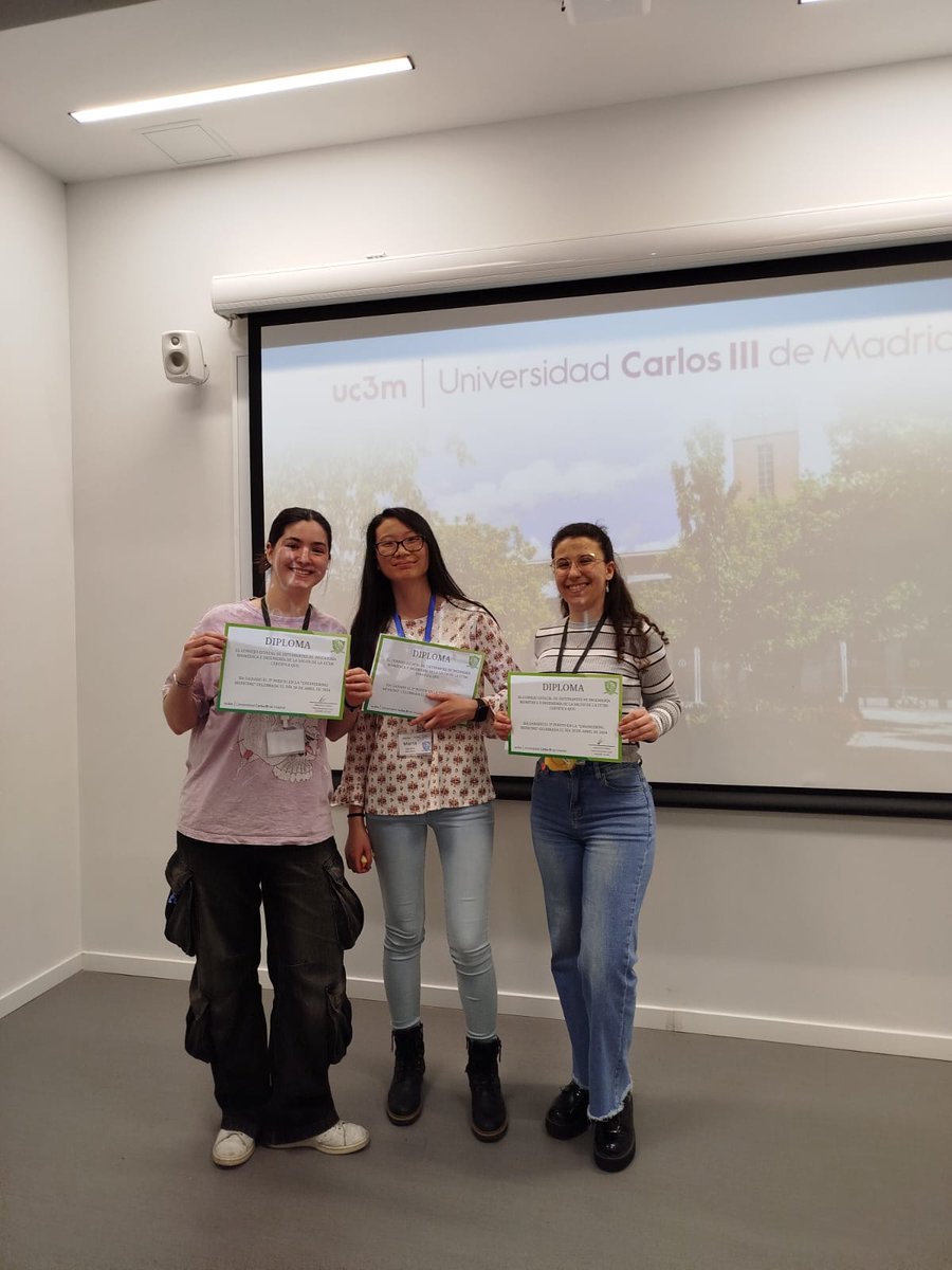 ¡Las alumnas de tercero Lara González y Duna Puentes, y la alumna de cuarto María del Pilar Mielgo, han logrado el segundo puesto en el Hackathon organizado por CEEIBIS en la Universidad Carlos III este fin de semana!
Enhorabuena a nuestras tres #IngenierasBiomédicas!