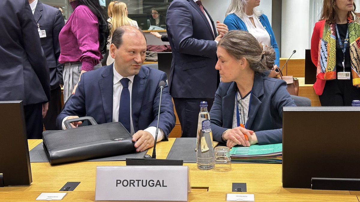 Portugal na UE 🇵🇹🇪🇺 (@rpportugalue) on Twitter photo #EPSCO Social | Adriano Rafael Moreira, Secretary of State for Labour at the 🇪🇺Employment, Social Policy Council. Ministers are discussing silver transformation, and the European Semester autumn package.
<a href="/trabalho_pt/">Trabalho, Solidariedade e Segurança Social</a> #EPSCO Social | Adriano Rafael Moreira, Secretary of State for Labour at the 🇪🇺Employment, Social Policy Council. Ministers are discussing silver transformation, and the European Semester autumn package.
<a href="/trabalho_pt/">Trabalho, Solidariedade e Segurança Social</a>
