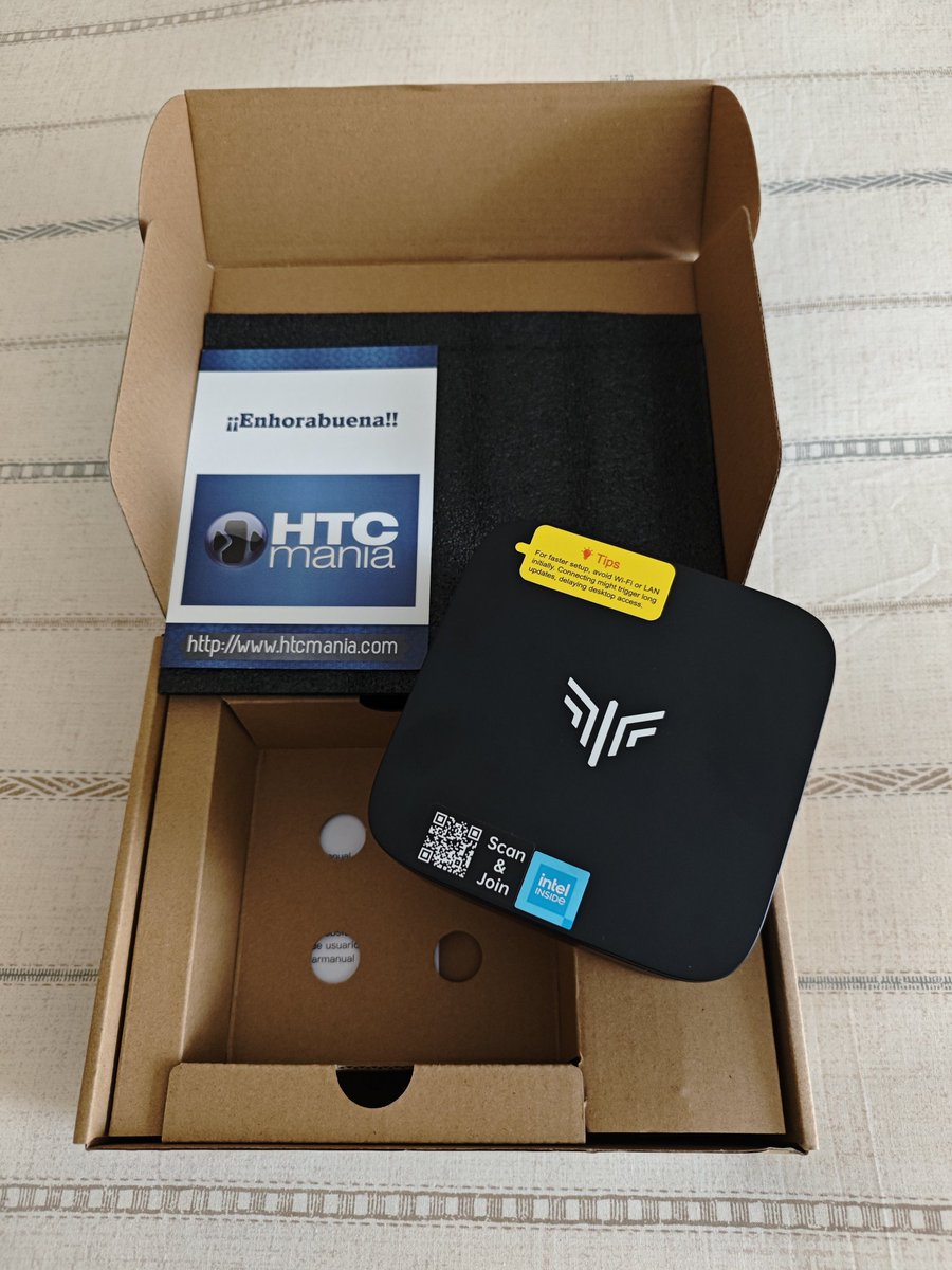 trazasman's tweet photo. Regalo recibido. Muchísimas gracias @htcmania https://t.co/ieGPSsWEfL