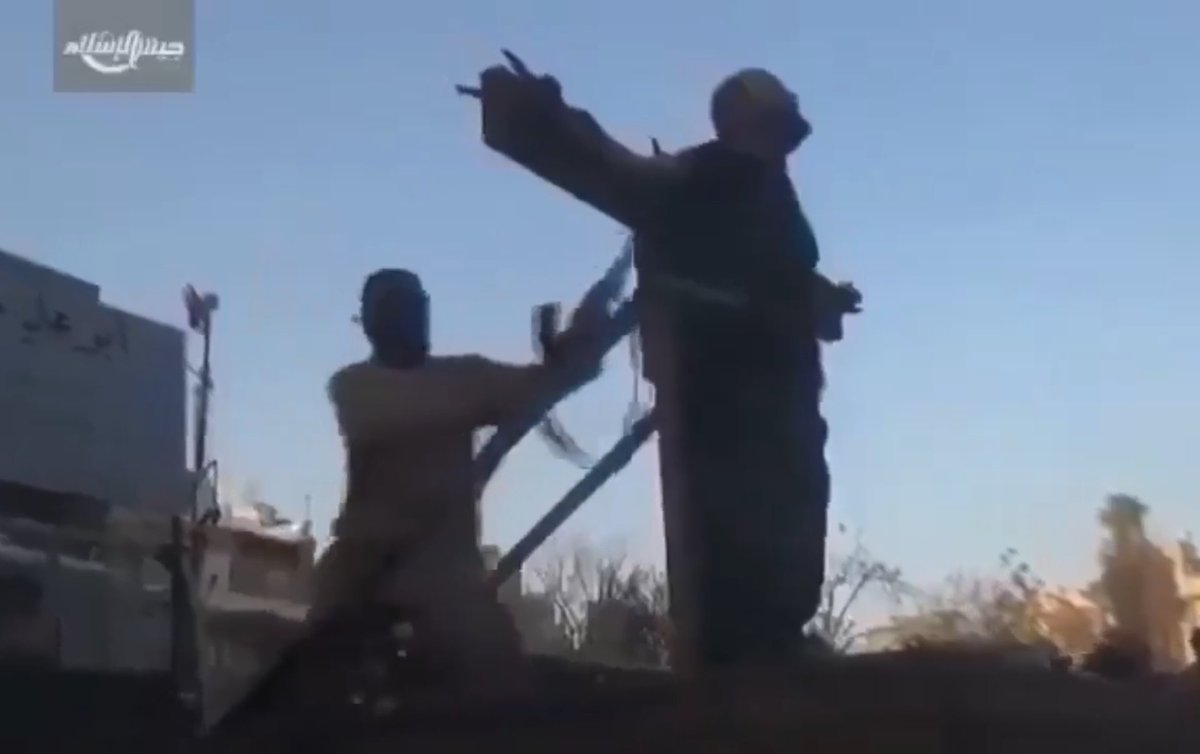 Los yihadistas en Siria están crucificando y masacrando a los cristianos.

Escoria terrorista. Igual que escoria son aquellos gobiernos internacionales que han apoyado la llegada de estos terroristas islámicos al poder y ahora miran a otro lado.

¡¡Las vidas cristianas importan!!