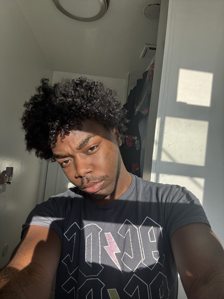 tyhier12's tweet photo. What’s the word we doing ? https://t.co/3ANROrvR0A