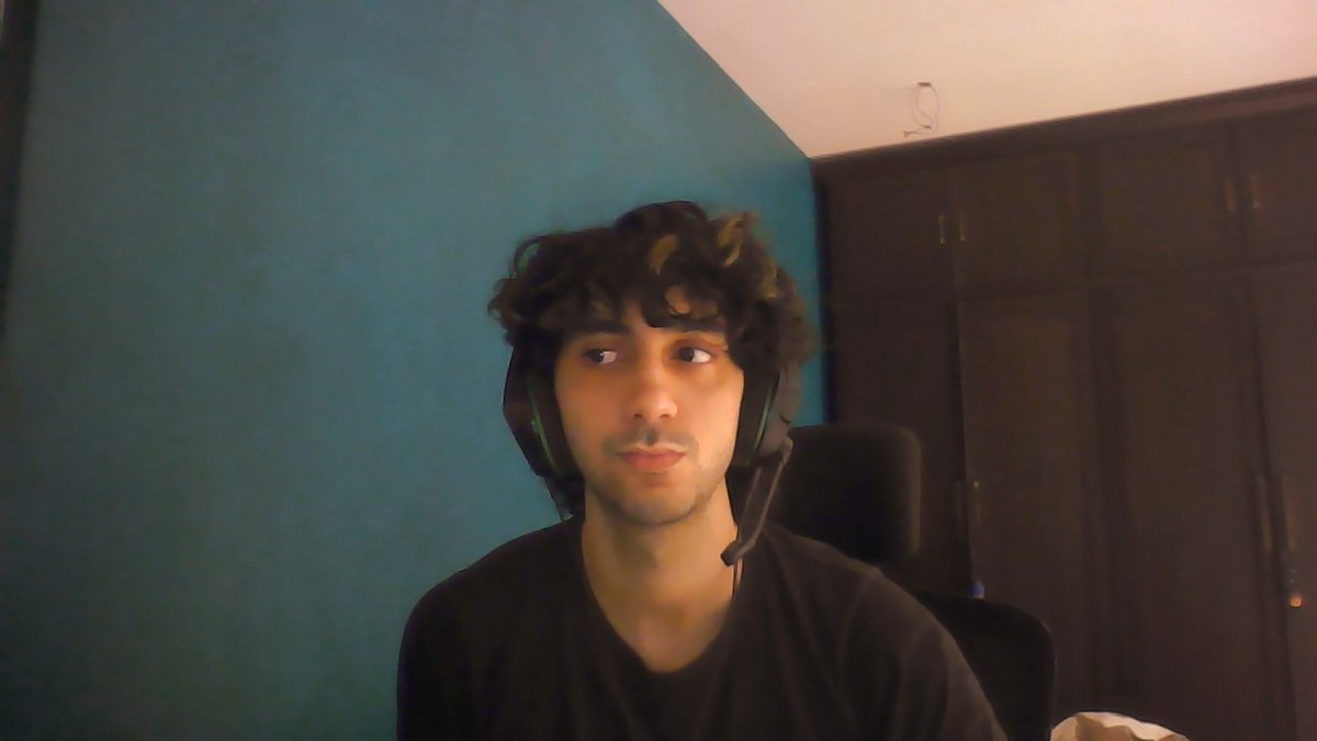 Mikkey Chazzzzz tweet media