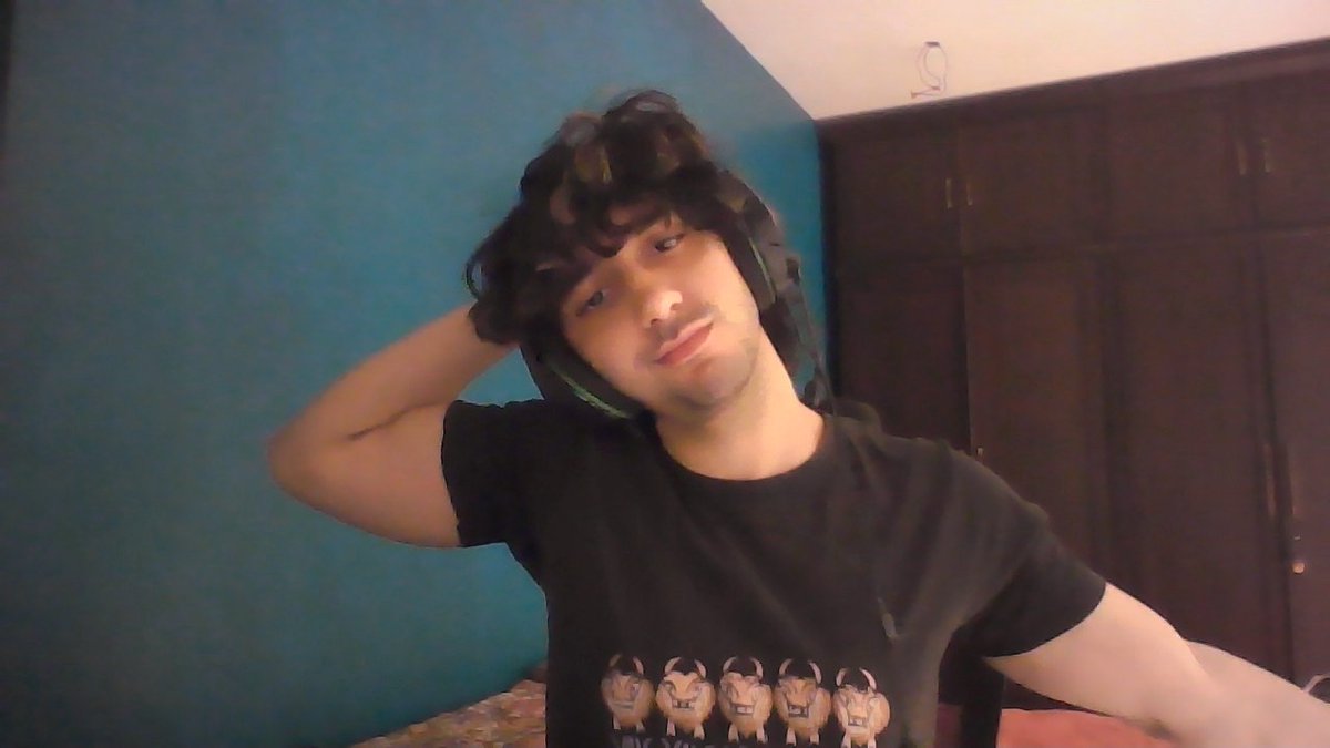 Mikkey Chazzzzz tweet media