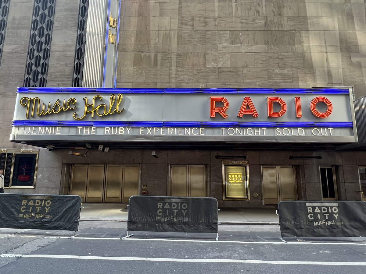 LeonJBergmann's tweet image. Sooooo hyped 

#rubyexperience #ruby #RUBY_by_JENNIE