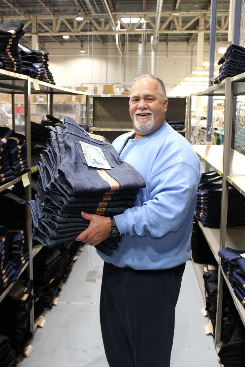 OregonCorrect's tweet image. 👖 Prison Blues on CBS Sunday Morning 🎥

We appreciate the CBS Sunday Morning spotlight on Prison Blues featuring the positive side of prison training programs and the people behind the skilled work going into every piece of denim.
youtube.com/watch?v=v9TgYK…
oce.oregon.gov