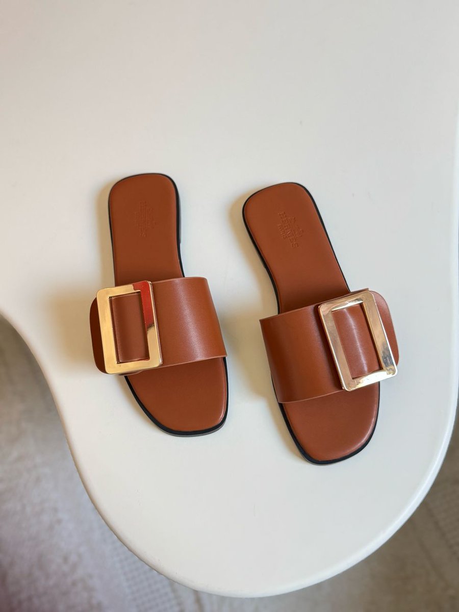 X_gee9's tweet image. Top Top quality  shoes for ladies

Size 37 ,38  39 ,40 , 41 &amp;amp; 42

Tel : 0769996448

Loc: kariakoo karibu na bank ya NMB bank

Price 35,000 ⏫⏫⏫