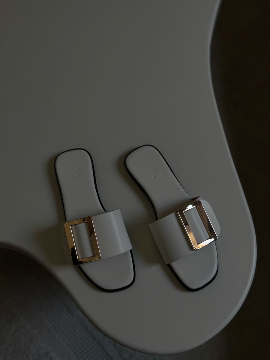 X_gee9's tweet image. Top Top quality  shoes for ladies

Size 37 ,38  39 ,40 , 41 &amp;amp; 42

Tel : 0769996448

Loc: kariakoo karibu na bank ya NMB bank

Price 35,000 ⏫⏫⏫