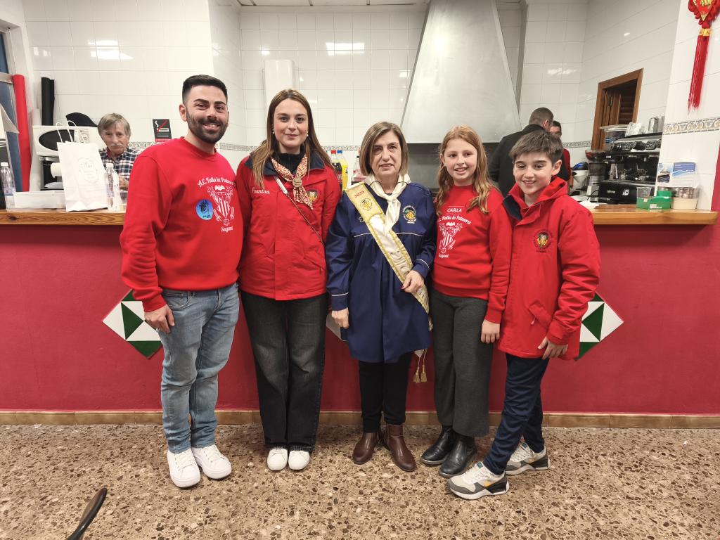 Menjar de la padrina de les falles 2025 🔥🌴

#fallessagunt #monfaller #palmeritosinfantils #Palmeritos #fallalapalmera #falles2025