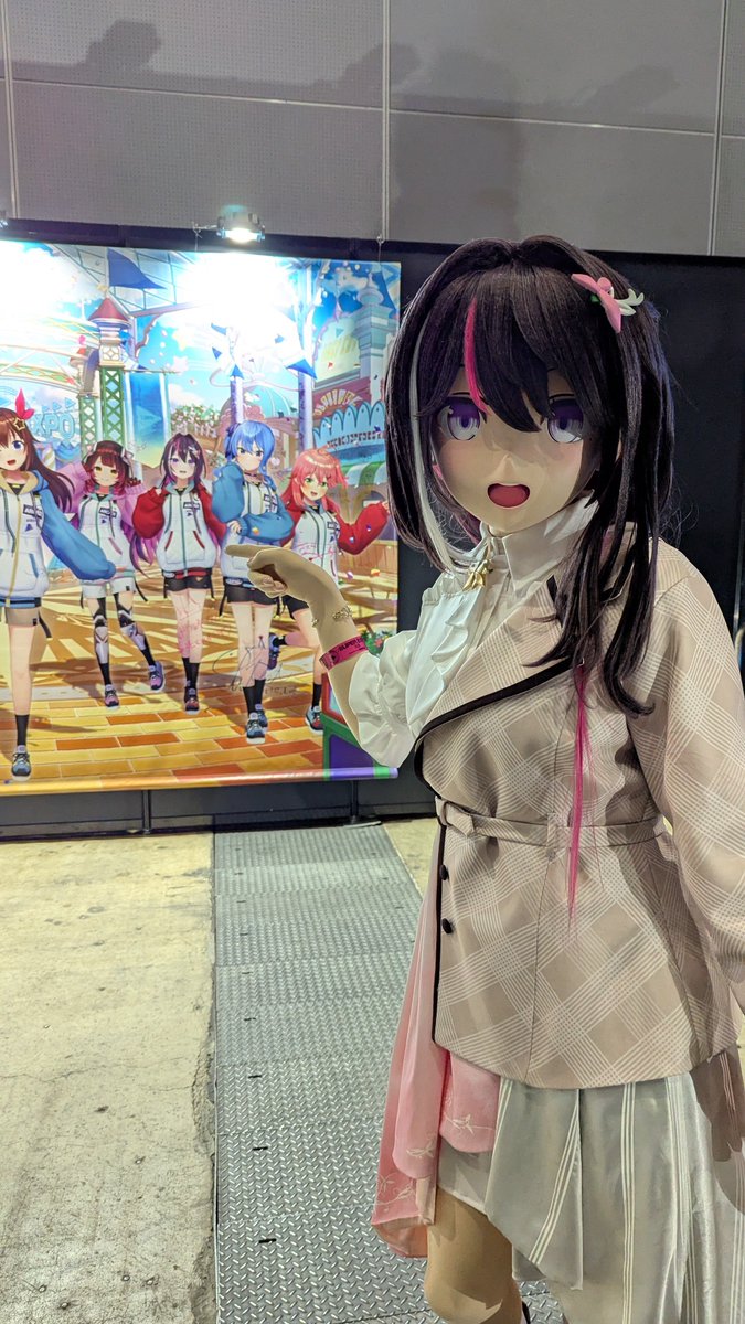 EXPO2日目はあずきちでコス参加してました
ゲッサーピン持ち込んでリアルGUESSするの楽しかった！

#hololivefesEXPO25_DAY2
#あずきち見て