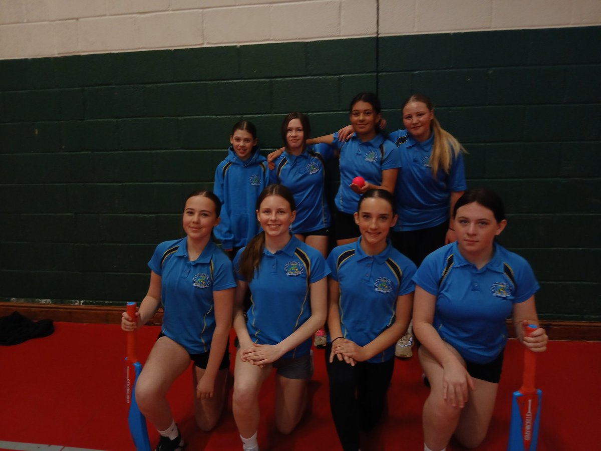 We are underway @ the Pembrokeshire County Council  senior schools girls Under 13's Indoor Cricket.
Promises to be an exciting and enjoyable day
Rydym yn dechrau yn y criced dan do i ferched ysgolion uwch 13 oed y Pembrokeshire. Mae'n addo bod yn ddiwrnod cyffrous a phleserus.