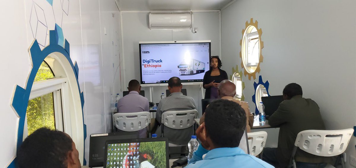 digitruck_et's tweet image. Digitruck has arrived in Mekelle!  Here’s a sneak peek at our exciting opening day! 

#DigiTruckEthiopia #TechForAll #democratizingtechnology #iCog #CodingEducation