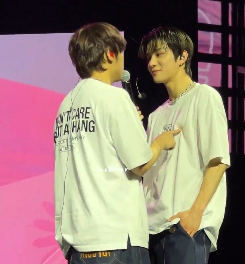 .                              |
  　╲　　　　　　　　　　　╱
  　　　　　　　　　　/
  　　　╲　　　　　　　　╱
  　　╲　　    　　　　　╱
  -　-　　　　띵동　　　-　-
  　　╱　   　　　　　　╲
  　╱　　/                  
  　　╱　　　　　　　　╲
  　　　　　   /　|