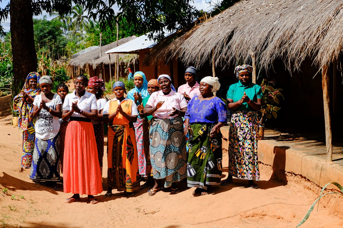 #story 2: In 🇲🇿 Maria found the strength to return home through the compassionate efforts of #women  Peace Ambassadors. These dedicated women bridge divides, restore trust, &amp; bring communities together after the trauma of violent extremism.

Read here: bit.ly/3FgKZHu