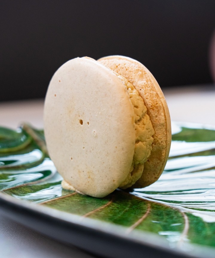Restaurante Quema (@quema_rest) on Twitter photo Macaron de avellana rellena de mousse de foie ✨
Puro placer en cada mordisco.
¡Ven a probarlo!
📲 976 439 214
📧 info@restaurantequema.com
🌐 restaurantequema.com Macaron de avellana rellena de mousse de foie ✨
Puro placer en cada mordisco.
¡Ven a probarlo!
📲 976 439 214
📧 info@restaurantequema.com
🌐 restaurantequema.com