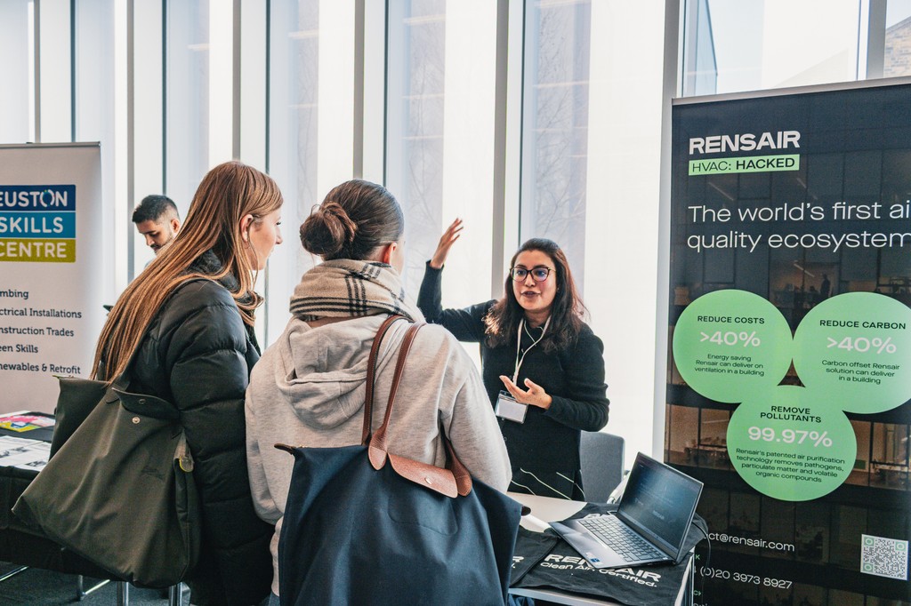 Last Thursday, the Green Futures Event brought together incredible organizations and hundreds of engaged students eager to explore sustainability careers. From insightful talks and hands-on workshops to the career fair, the energy in the room was truly inspiring!