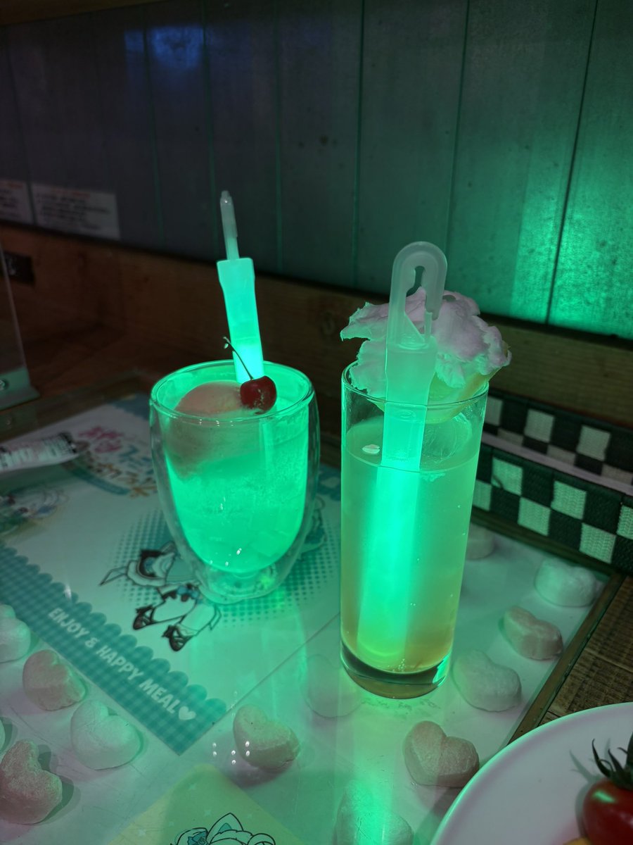 SupremeCodfish's tweet image. There was a wait to get in, so we put that time to good use

Mint collab cafe was fun!