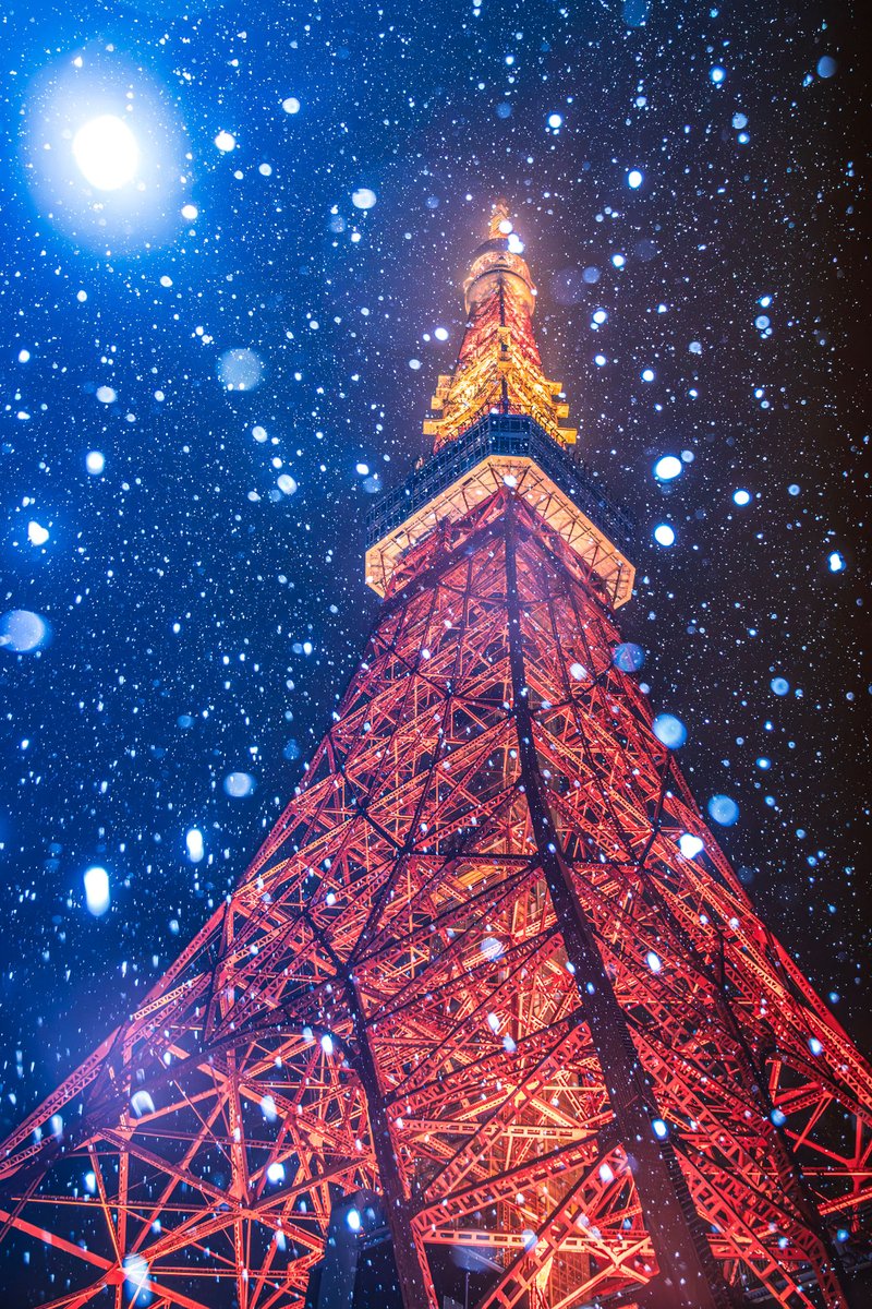 yoshito_photo1's tweet image. 雪夜の東京タワーが幻想的だった