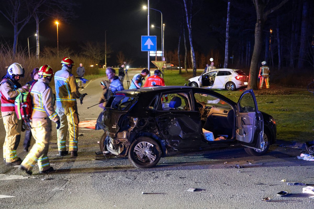 Ongeval: Auto over de kop, bestuurder aangehouden
